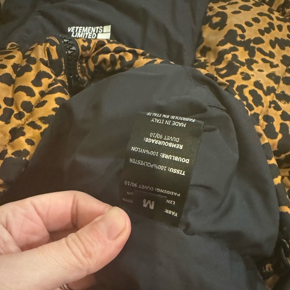 Vetements Logo Limited Edition Leopard Puffer Jacket Coat - Picture 12 of 16